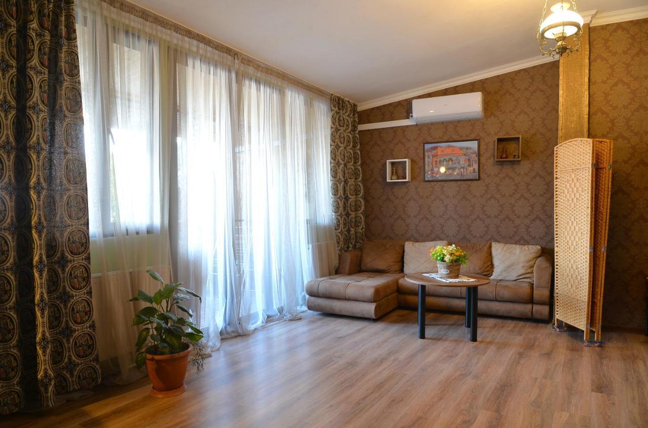 Natia'S Apartment On Dadiani St. Tbilisi Eksteriør billede