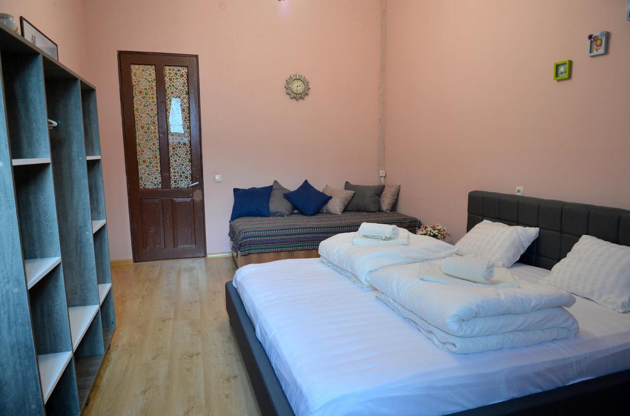 Natia'S Apartment On Dadiani St. Tbilisi Eksteriør billede
