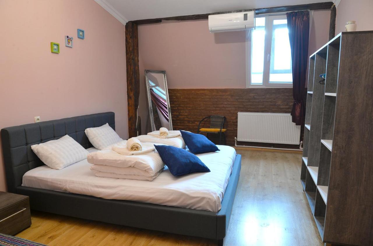Natia'S Apartment On Dadiani St. Tbilisi Eksteriør billede